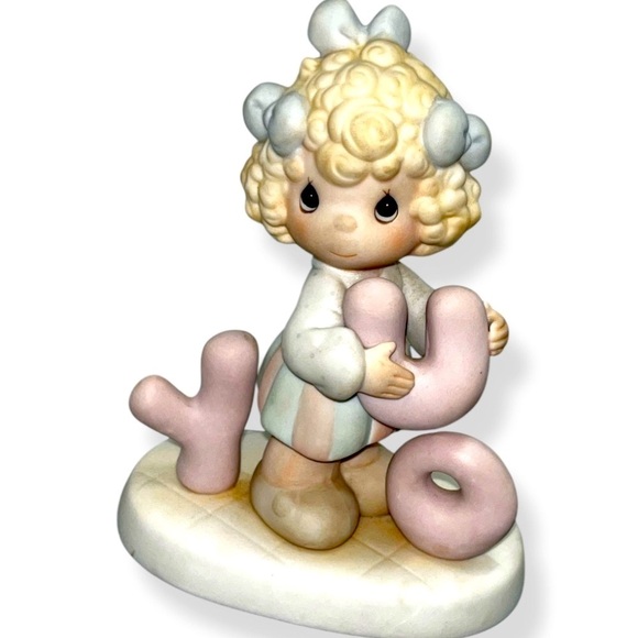 Precious Moments Vintage 1989 Figurine I”ll Never Stop Loving You - Picture 1 of 6